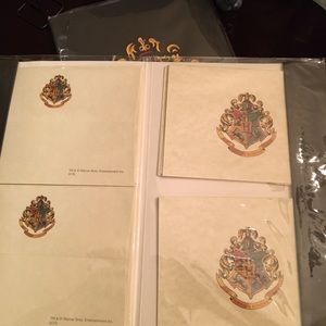 2 Pack- Hogwarts Crest Stationery Set | 8 Envelopes and 8 Blank Notecards each